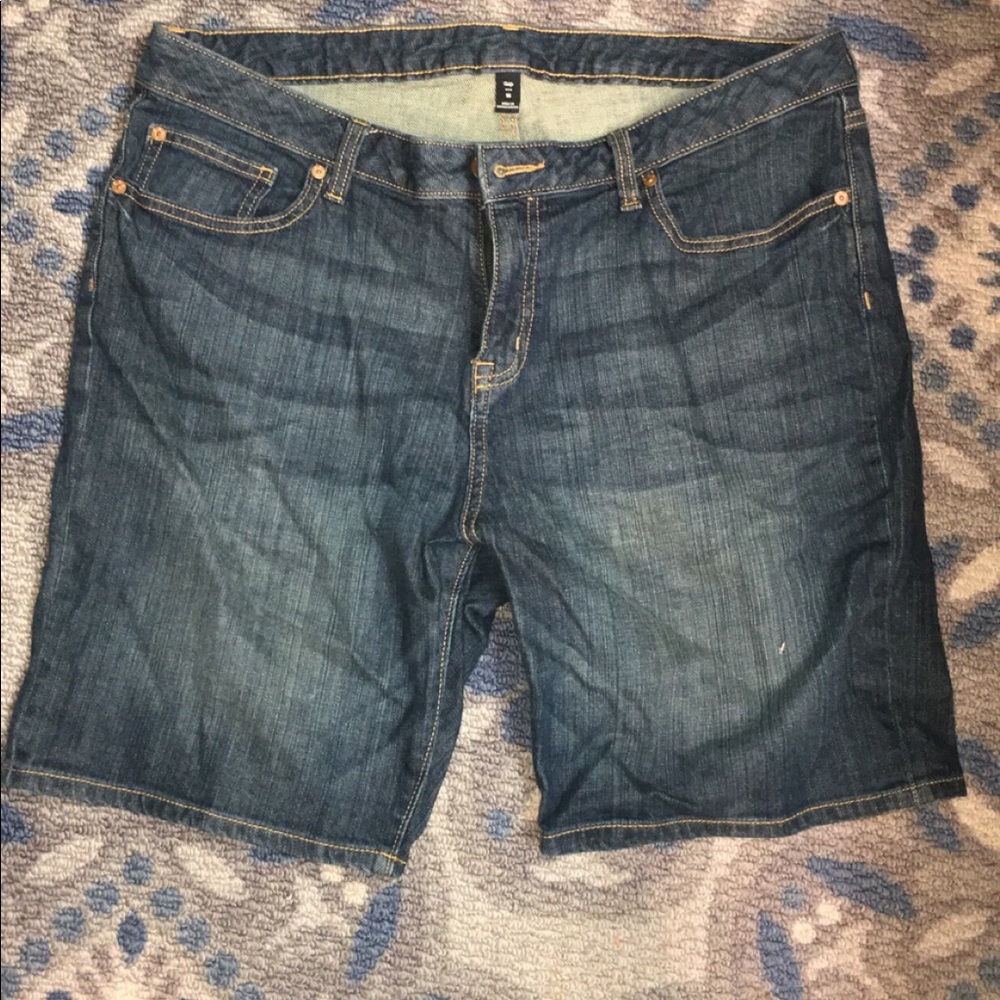 Gap Capri jean shorts